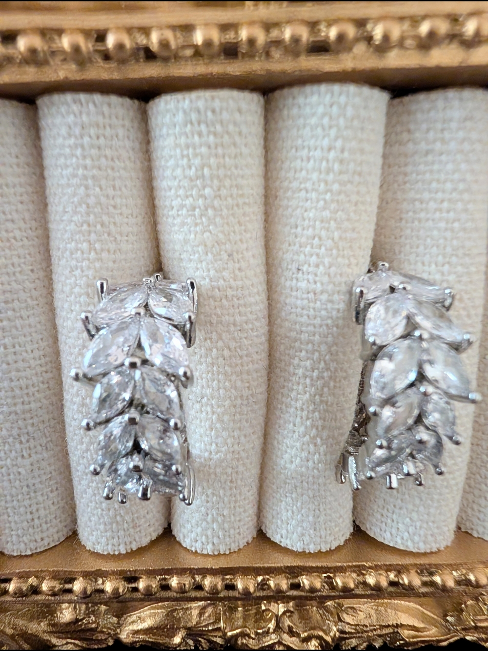 💎 Marquise Cluster CZ Cubic Zirconia Earrings 💎 - Picture 4 of 15